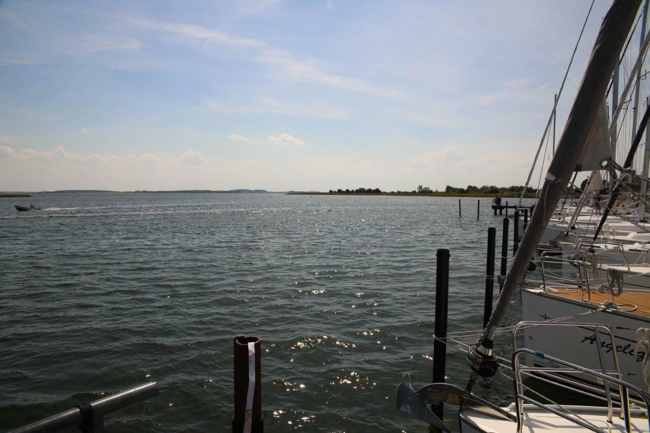 Ferienhaus Suedblick Am Yachthafen 布雷格 外观 照片